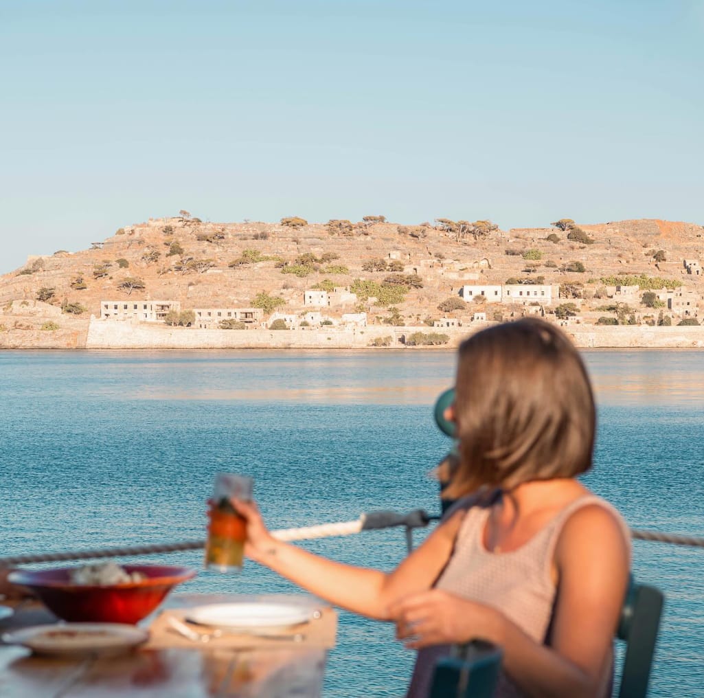 captain nikolas plaka restaurant taverna elounda travel